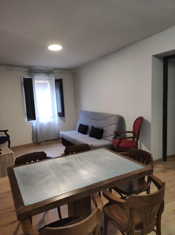 1 Acollidor Al Centre Historic De Aptgarbi *